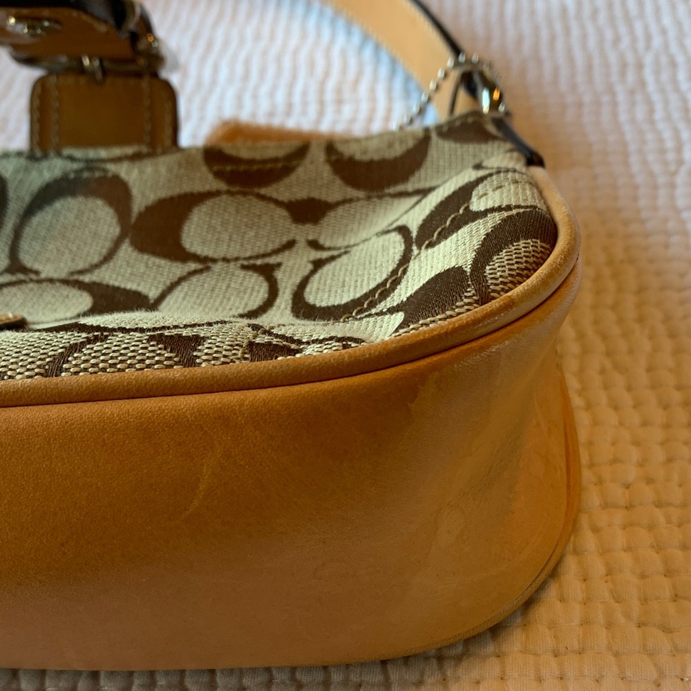 Coach Brown and Tan Signature Shoulder Bag - Picture 11 of 16